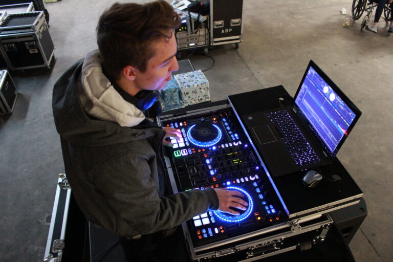 dj gear to create seamless transitions from one song to another